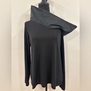 Xenia Design XD Elegant Asymmetrical Shoulder Black Top